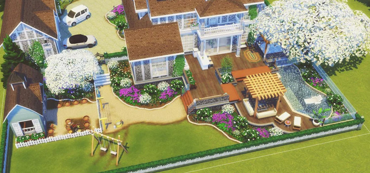 Backyard design in The Sims 4