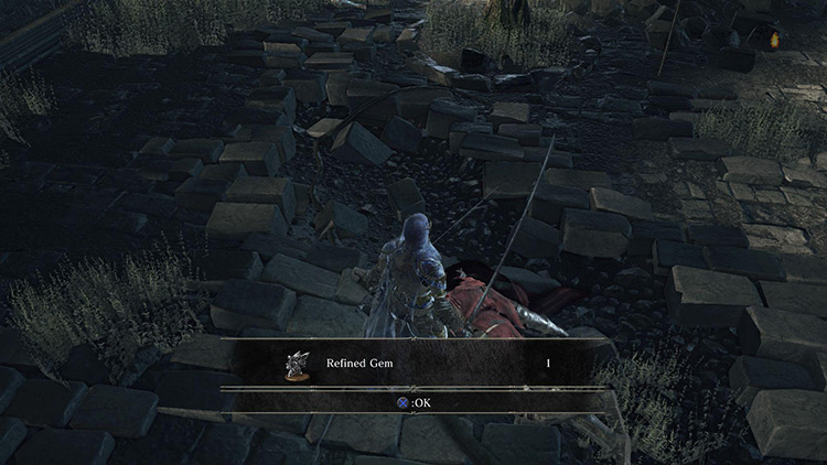Collecting a Refined Gem from the Lothric Knight’s corpse / DS3