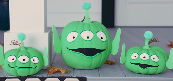 Custom alien pumpkin carving