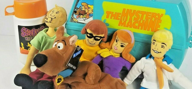 ScoobyDoo Collectibles - Retro lunchbox, thermos, and plushies